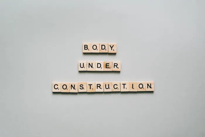 成年人的潜规则：不回复，就是最体面的拒绝