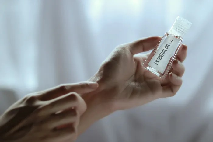 3 大赚钱信息差:免费 Nano Banana + 外卖直播实操 + 抖音 AI 婴儿视频